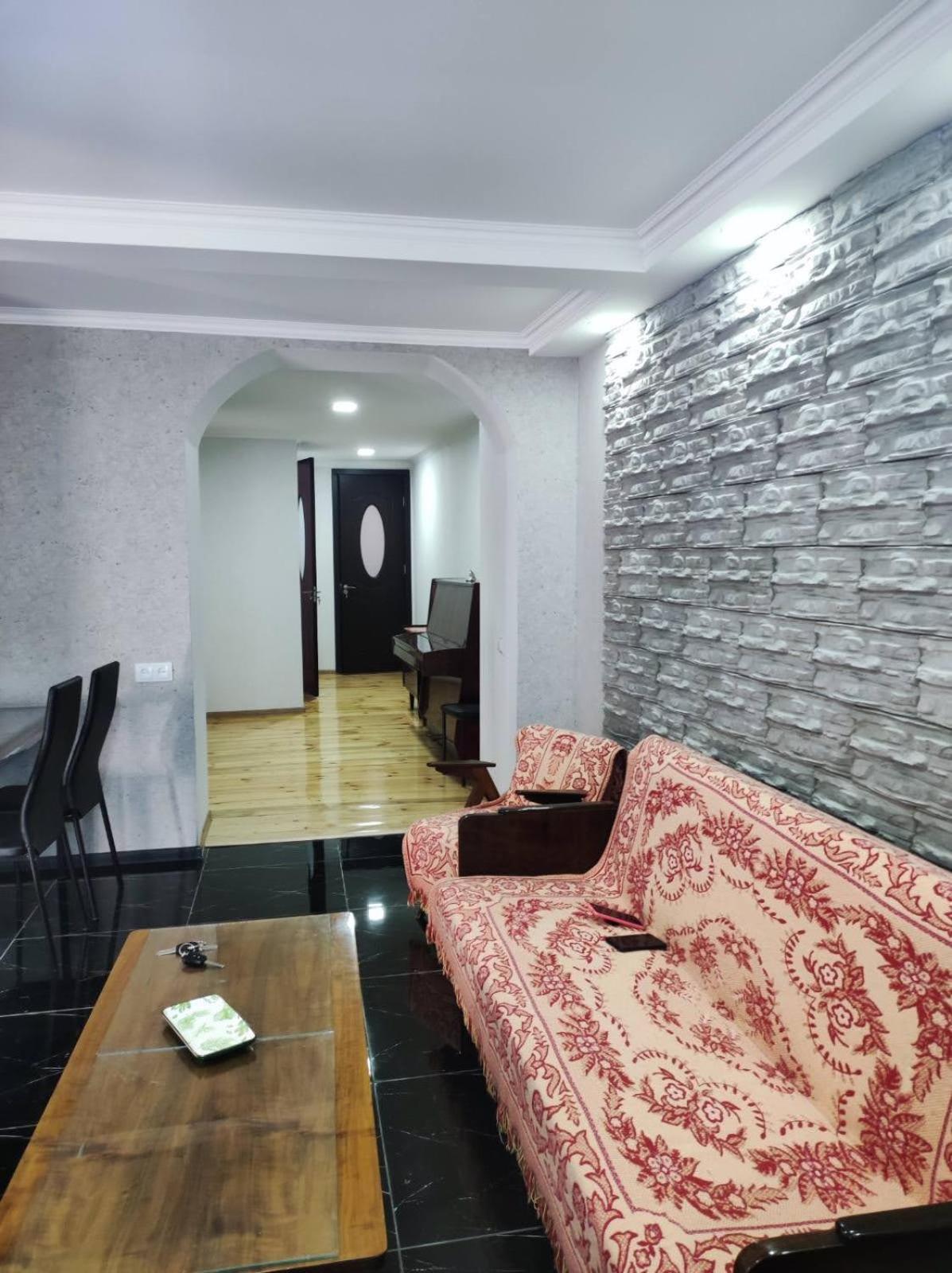House In Gergeti Hotel Kazbegi Bagian luar foto